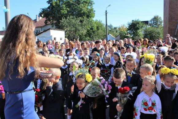 Перший дзвоник пролунав в створених «по-європейському» школах №5 та №31, фото №2 на сайті 20minut.ua