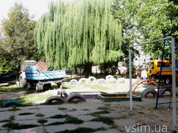 «Полінка з’їхала мені в руки вже без пальчика». Хмельничанка розповіла, як її доньці відірвало мізинця на дитячій гірці, фото №1 на сайті vsim.ua