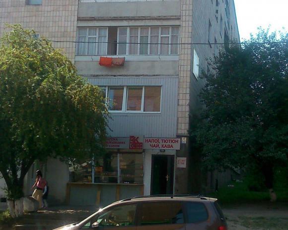 Тернополянка каже, що придбала на Карпенка хліб з цвяхом, фото №2 на сайті 20minut.ua