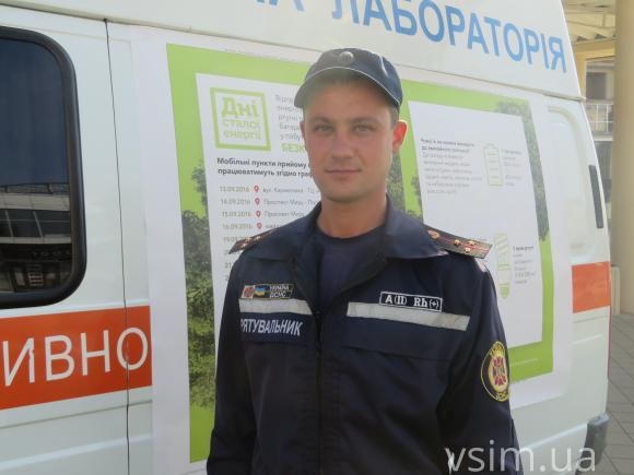 У Хмельницькому екобус почав збирати використані батарейки, лампочки і термометри, фото №1 на сайті vsim.ua