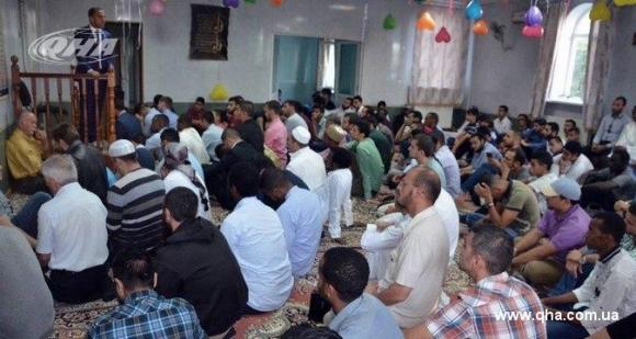 У Вінниці мусульмани відзначили Курбан-байрам та роздали смаколики, фото №1 на сайті 20minut.ua
