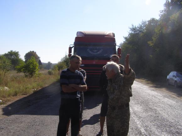 В Іллінцях перекрили трасу - протестували проти афери із землею на мільйон гривень, фото №3 на сайті 20minut.ua