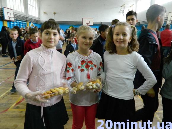 В третій школі - благодійний ярмарок, фото №5 на сайті 20minut.ua