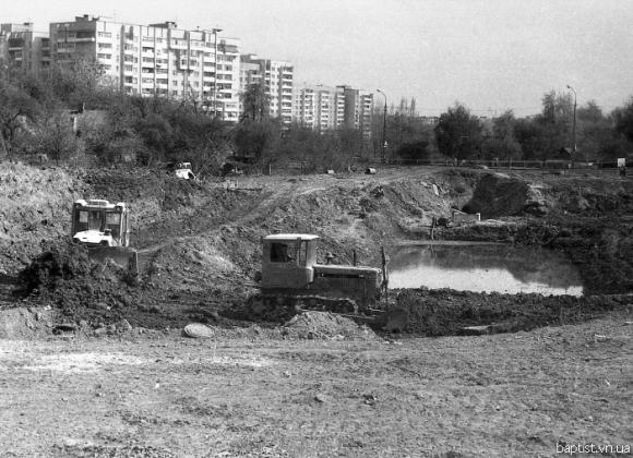 Вінничани просять відновити Озеро Миру біля храму баптистів на Максимовича, фото №3 на сайті 20minut.ua