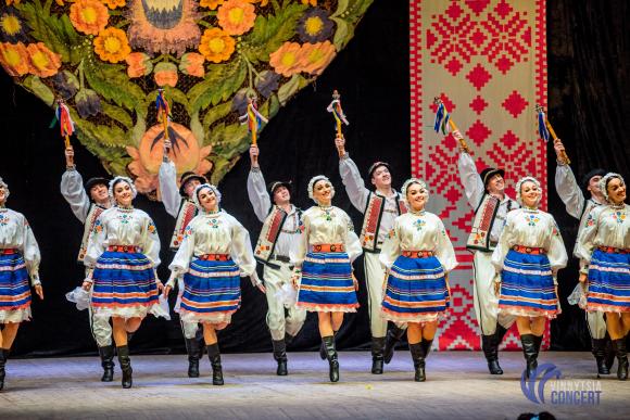 Ансамбль Вірського у Вінниці: «Фанат з Аргентини казав: «Мрію про м’яч від Мессі і чобіт від вас!», фото №30 на сайті 20minut.ua