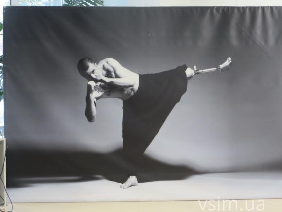 Без ноги, але з жагою до життя: у Хмельницькому відкрили виставку світлин поранених бійців АТО, фото №3 на сайті vsim.ua