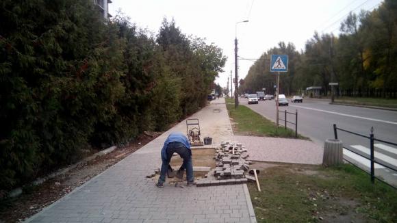 Бруківку на Злуки почали мостити наново, фото №3 на сайті 20minut.ua