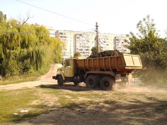 Два озера на Тяжилові: в одному немає води, а інше — закінчать у жовтні, фото №3 на сайті 20minut.ua