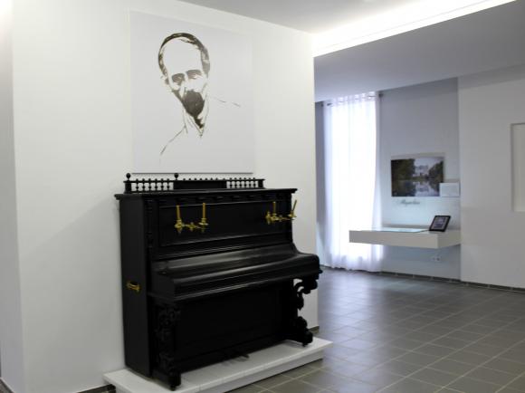 Музей Леонтовича в Марківці обладнаний мультимедійними екранами та терміналами, фото №4 на сайті 20minut.ua