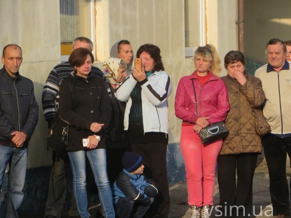 Під сльози батьків у Хмельницькому проводжали до армії десять призовників, фото №5 на сайті vsim.ua
