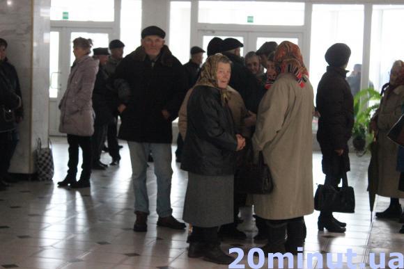 Пікет в ТНЕУ: представники радгоспу хочуть повернути свої землі, фото №1 на сайті 20minut.ua