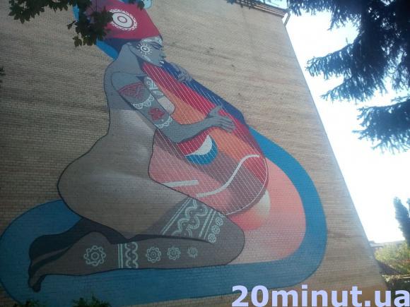 У Кам’янці – Подільському з’явився новий мурал на сайті 20minut.ua У Кам’янці – Подільському з’явився новий мурал, фото №1 на сайті 20minut.ua