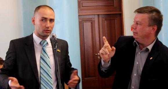 У Погребищі «свободівці» знайшли львівські візитівки і договори з «Ековіном», фото №1 на сайті 20minut.ua