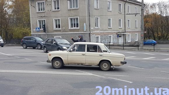 У Тернополі День автомобіліста відсвяткували автопробігом, фото №2 на сайті 20minut.ua