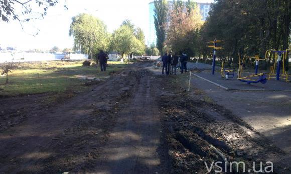В парку Чекмана почали капремонт. Буде не тільки велодоріжка, а й спортивний майданчик, фото №5 на сайті vsim.ua