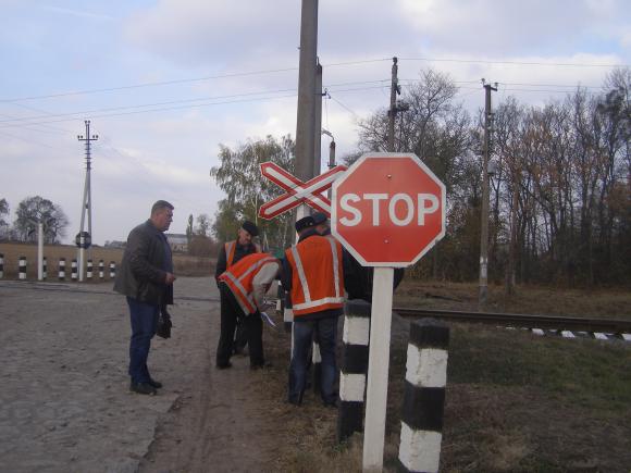 Версія аварії на залізниці: "Вони ж не камікадзе, щоб підставлятися під поїзд", фото №5 на сайті 20minut.ua