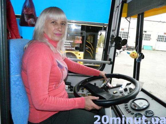 Водій тролейбуса Ганна Гикава: «Мене у дитинстві цікавили мотоцикли, а не ляльки», фото №1 на сайті 20minut.ua