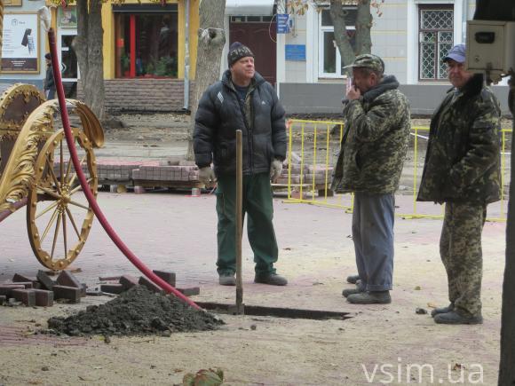 Як проходить реконструкція майданчику біля кінотеатру Шевченка, фото №2 на сайті vsim.ua