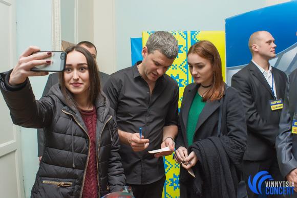 Арсен Мірзоян – про участь у «Євробаченні», незабутній подарунок для тещі і своє звання «заслуженого Квазімодо України» на сайті 20minut.ua Арсен Мірзоян – про участь у «Євробаченні», незабутній подарунок для тещі і своє звання «заслуженого Квазімодо України», фото №28 на сайті 20minut.ua