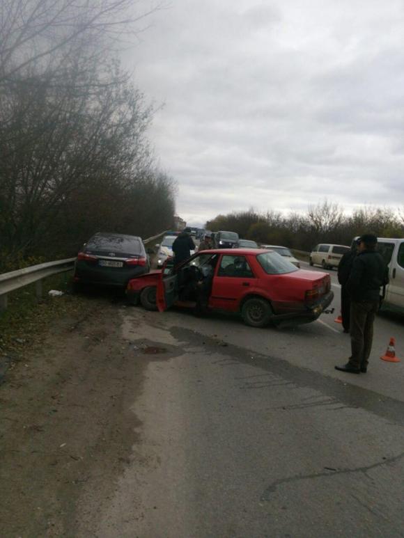 Аварія на Об’їзній: розтрощені Ford та Toyota, фото №1 на сайті 20minut.ua
