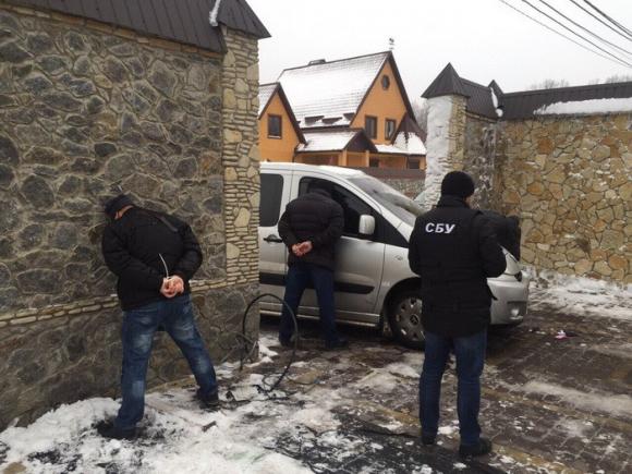 Бандитів кують в кайданки і ефектно, і по-тихому. Які злочинні групи спіймали?, фото №1 на сайті 20minut.ua