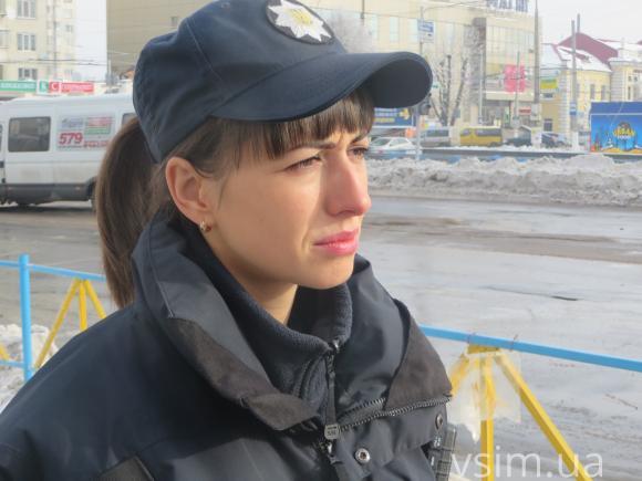 Біля "Ощадбанку" патрульні знов «полювали» на пішоходів. Порушували пенсіонери, фото №1 на сайті vsim.ua