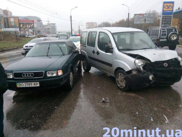 ДТП на 15 Квітня: зіткнулось три авто - Fiat, Тoyota та Аudi на сайті 20minut.ua ДТП на 15 Квітня: зіткнулось три авто - Fiat, Тoyota та Аudi, фото №1 на сайті 20minut.ua