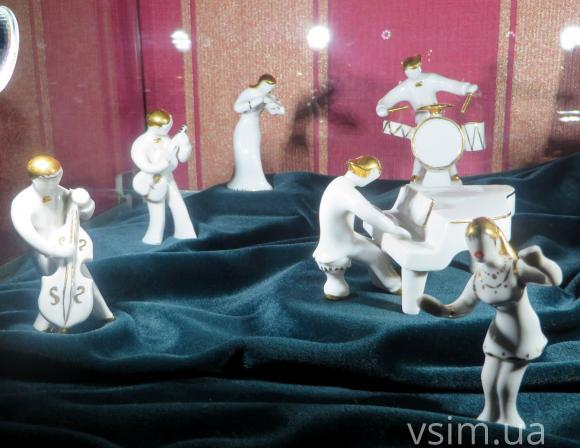 Експонат місяця: хмельничанам показують «джазові» фігури відомого заводу кераміки, фото №2 на сайті vsim.ua