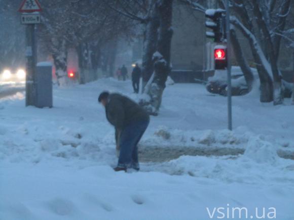 Хмельницький завалило снігом. Що відбувалося в місті і як розчистили дороги (ФОТО), фото №2 на сайті vsim.ua