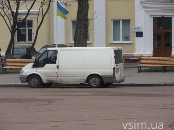 Комунальники перекрили Грушевського. Водії порушують, їдучи через майдан, фото №2 на сайті vsim.ua
