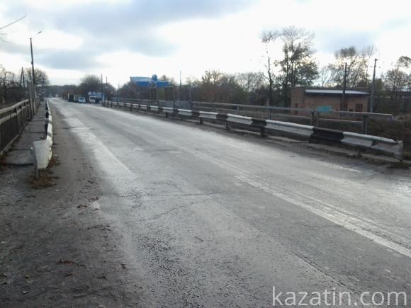 Міст через залізницю на Білоцерківській жде обвалу?, фото №5 на сайті 20minut.ua