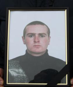 На Хмельниччині провели в останню путь загиблого в АТО Олега Суприкіна, фото №1 на сайті vsim.ua