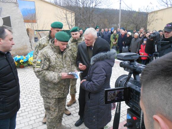 Над Дністром встановили триметровий хрест – у пам'ять про загиблих прикордонників, фото №3 на сайті 20minut.ua