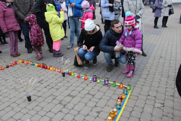 Тернопіль у скорботі вшанував пам`ять жертв голодоморів, фото №3 на сайті 20minut.ua