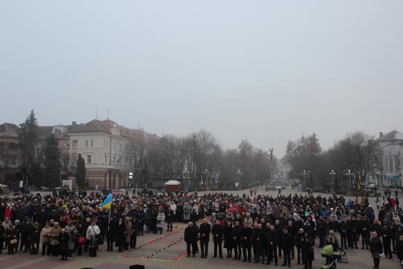 Тернопіль у скорботі вшанував пам`ять жертв голодоморів, фото №4 на сайті 20minut.ua