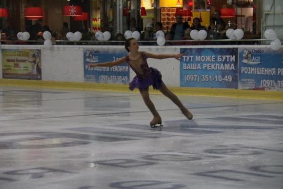 Українська федерація фігурного катання розпочала тренувальний сезон відкриттям ковзанки «Глобал ICE», фото №2 на сайті 20minut.ua