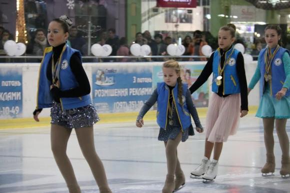 Українська федерація фігурного катання розпочала тренувальний сезон відкриттям ковзанки «Глобал ICE», фото №3 на сайті 20minut.ua