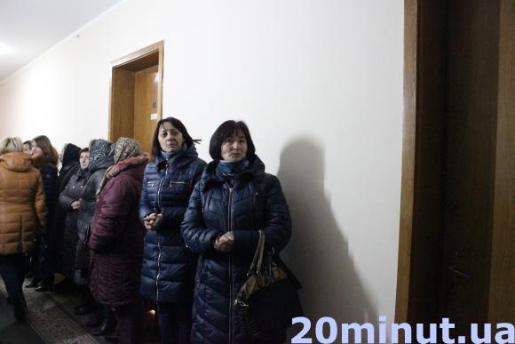 Вчителі з васильківецької школи досі вимагають звільнення директора, фото №1 на сайті 20minut.ua