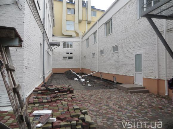 З новим директором і сучасними приміщеннями: біля музшколи завершилось скандальне будівництво, фото №2 на сайті vsim.ua