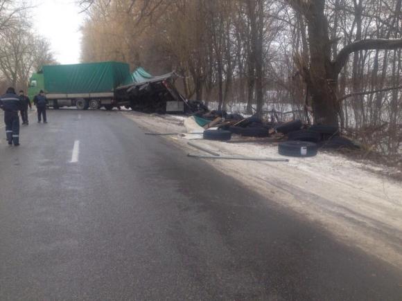 Через дощ дорога перетворилась в скло: перші ДТП (ФОТО)  - Оновлено, фото №2 на сайті 20minut.ua