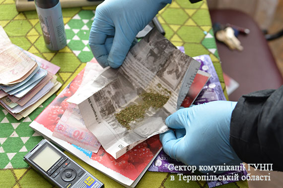 Дівчина родом з Росії надавала секс-послуги у Тернополі, фото №2 на сайті 20minut.ua