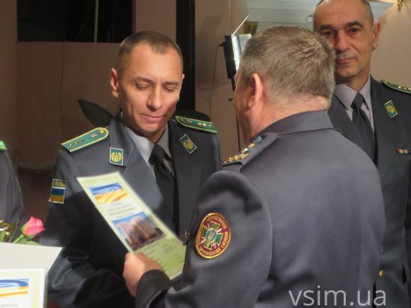 Хмельницьким прикордонникам вручили сертифікати на квартиру та нову техніку, фото №6 на сайті vsim.ua
