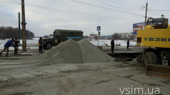 Комунальники розповіли, коли відновлять рух транспорту біля «Оазису», фото №1 на сайті vsim.ua