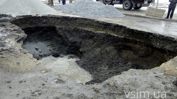 Комунальники розповіли, коли відновлять рух транспорту біля «Оазису», фото №2 на сайті vsim.ua