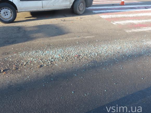 На Кам'янецькій рейсовий автобус побив дві автівки і мало не збив пішохода, фото №4 на сайті vsim.ua