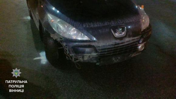 На Скалецького п’яна водійка на Peugeot врізалась в паркан. В авто було двоє дітей (ФОТО), фото №2 на сайті 20minut.ua