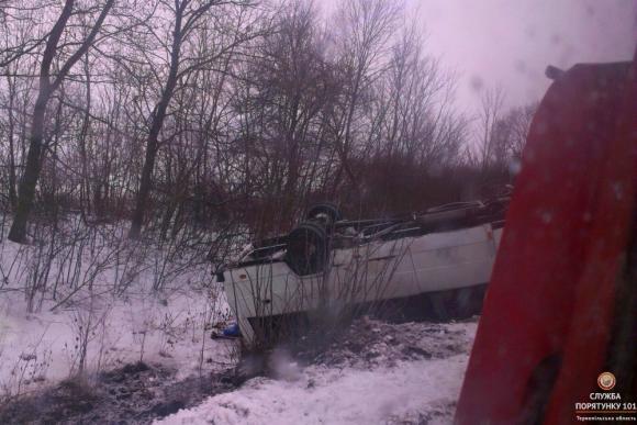 На Теребовлянщині перекинувся автобус з 15 пасажирами, фото №1 на сайті 20minut.ua