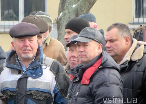 Нові пенсії і відставка Авакова. На хмельницькому майдані мітингували ветерани МВС, фото №4 на сайті vsim.ua