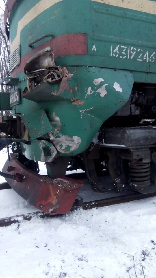 Поїзд «Хмельницький – Москва» в’їхав у «КАМАЗ», фото №1 на сайті vsim.ua