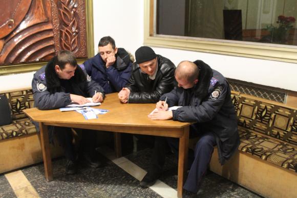 П'яний водій та його брат побили журналіста RIA під Липовцем, фото №3 на сайті 20minut.ua